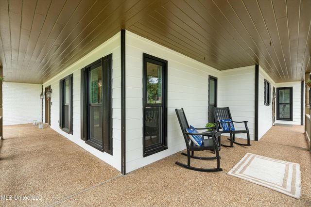 2140 Rader Creek Road, Sarah, MS 38665