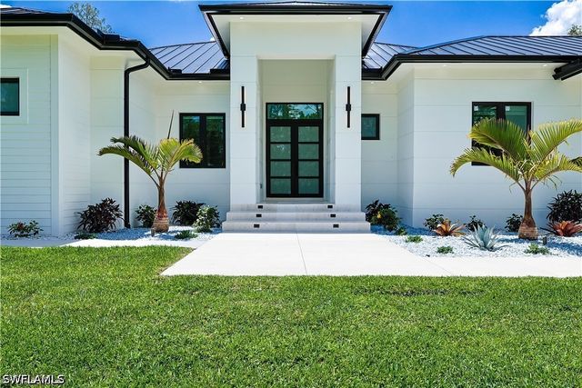 3430 1st AVE NW, Naples, FL 34120