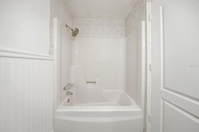 1065 FOXWOOD DRIVE, Lutz, FL 33549
