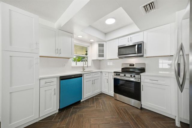 1065 FOXWOOD DRIVE, Lutz, FL 33549