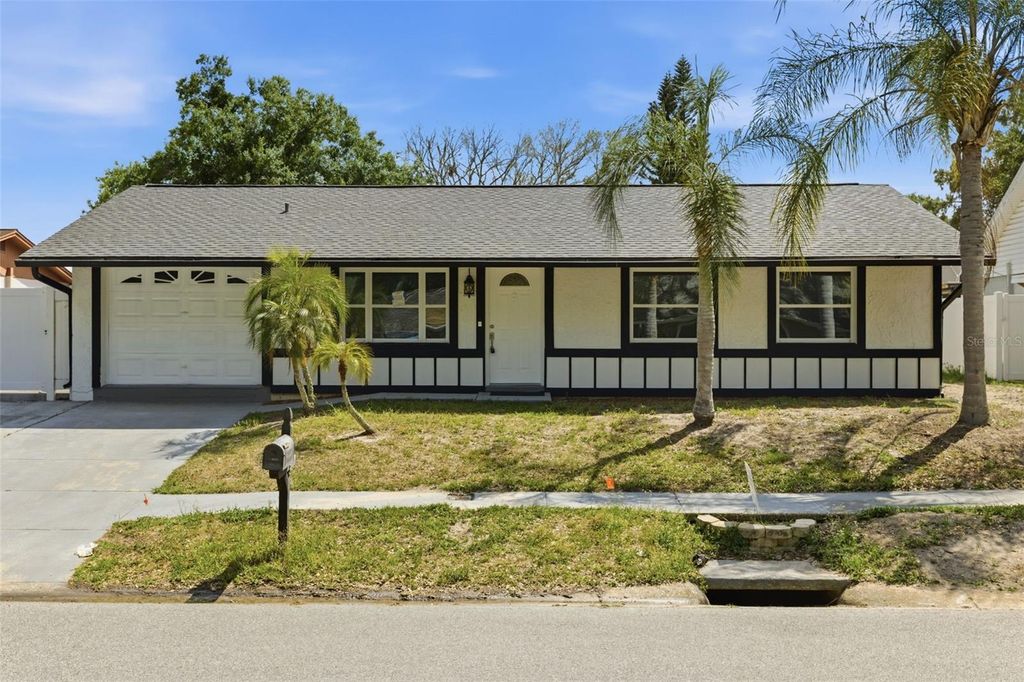 1065 FOXWOOD DRIVE, Lutz, FL 33549