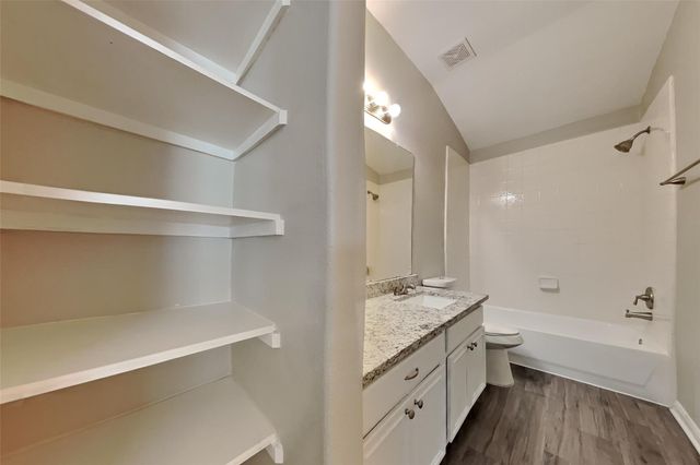 2831 Wild Oak Park Drive, Conroe, TX 77385