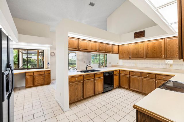 2555 MASON OAKS DRIVE, Valrico, FL 33596