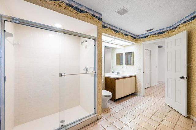 2555 MASON OAKS DRIVE, Valrico, FL 33596