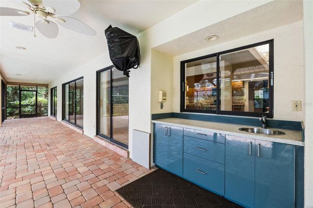 2555 MASON OAKS DRIVE, Valrico, FL 33596