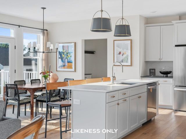 176 Mabel Way, South Burlington, VT 05403