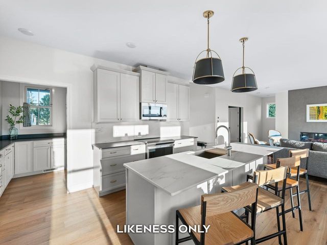 176 Mabel Way, South Burlington, VT 05403
