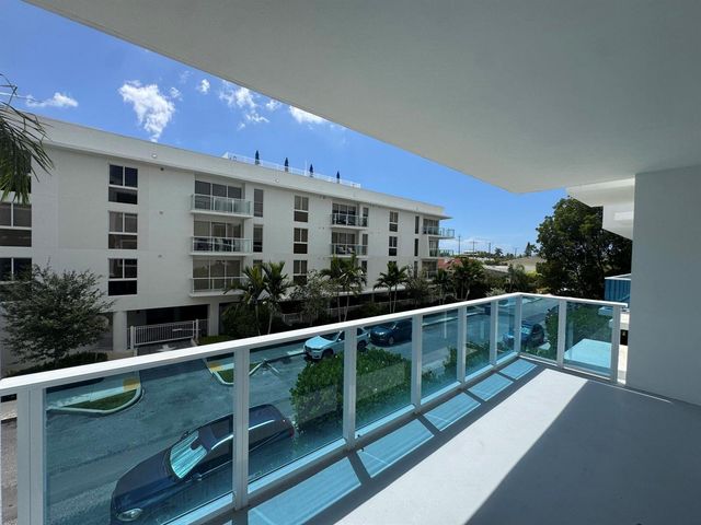 1 S Palmway 204, Lake Worth Beach, FL 33460