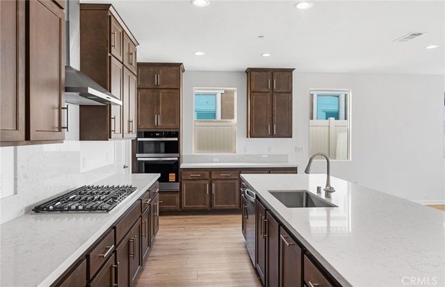 25328 Violane Drive, Menifee, CA 92585