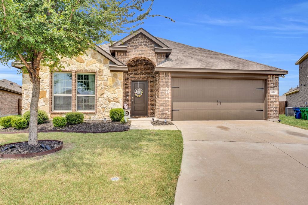 231 Garden Grove Drive, Waxahachie, TX 75165