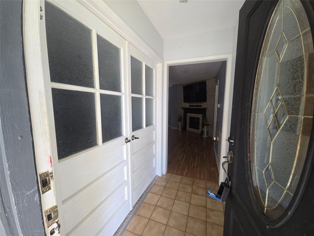 1045 Vine Drive, Angleton, TX 77515