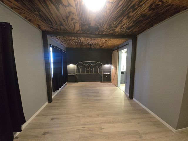 1045 Vine Drive, Angleton, TX 77515