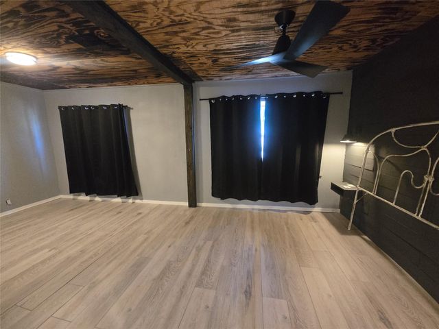 1045 Vine Drive, Angleton, TX 77515