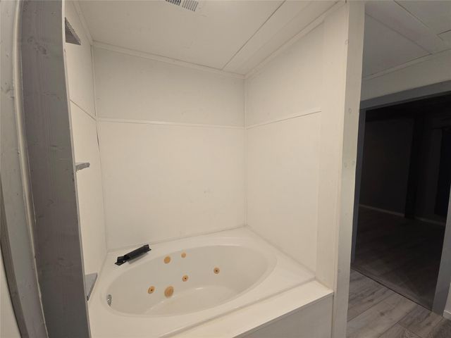 1045 Vine Drive, Angleton, TX 77515