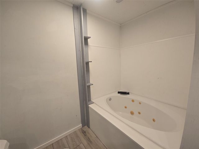 1045 Vine Drive, Angleton, TX 77515