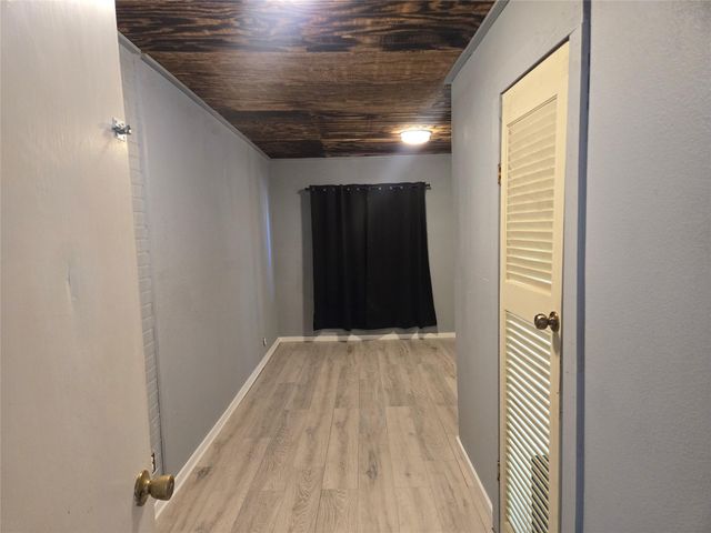 1045 Vine Drive, Angleton, TX 77515