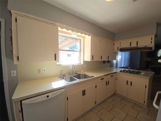 1045 Vine Drive, Angleton, TX 77515