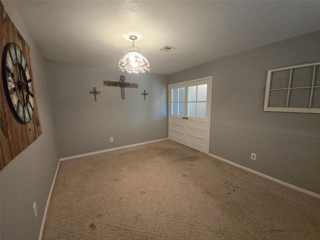 1045 Vine Drive, Angleton, TX 77515