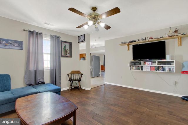 3332 GLEN HOLLOW DR, Dover, PA 17315