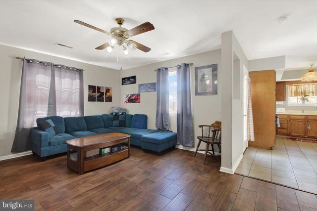 3332 GLEN HOLLOW DR, Dover, PA 17315