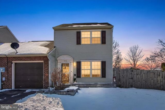 3332 GLEN HOLLOW DR, Dover, PA 17315