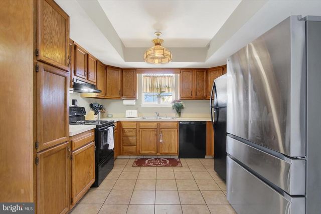 3332 GLEN HOLLOW DR, Dover, PA 17315