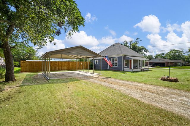 193 Elm Street, Blessing, TX 77419