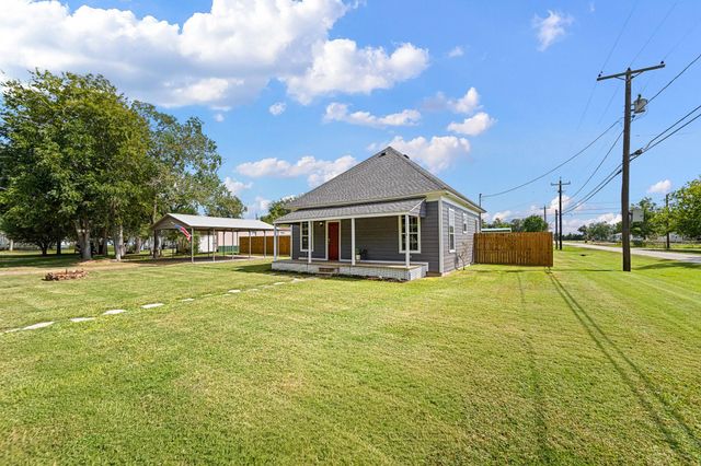 193 Elm Street, Blessing, TX 77419