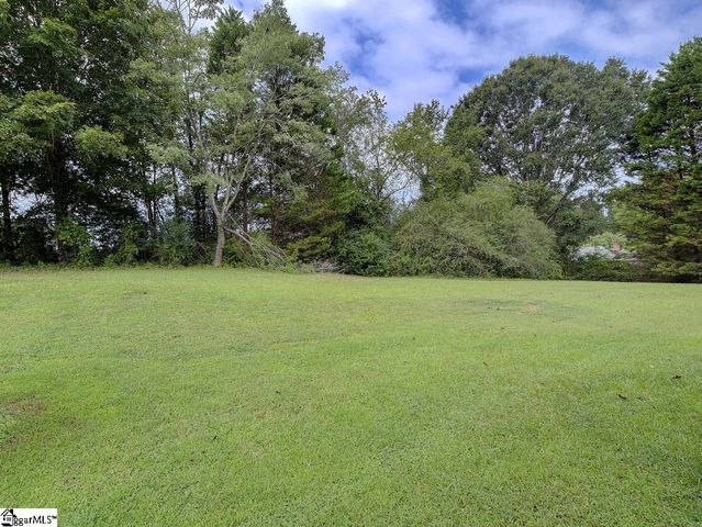 1206 Lakeview Drive, Greenville, SC 29611