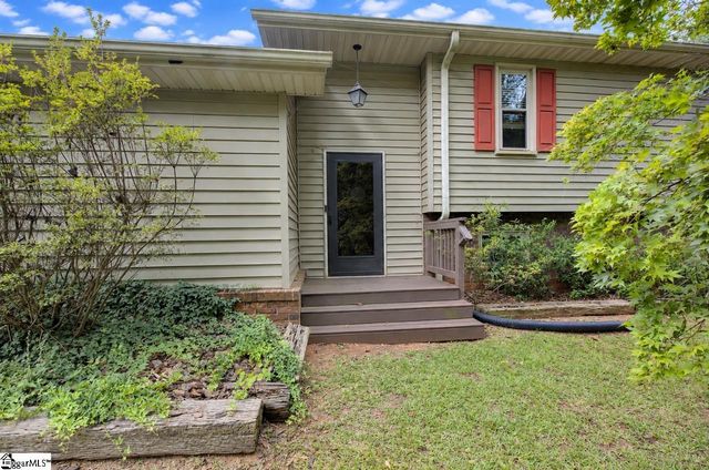1206 Lakeview Drive, Greenville, SC 29611
