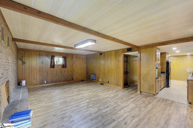 1206 Lakeview Drive, Greenville, SC 29611
