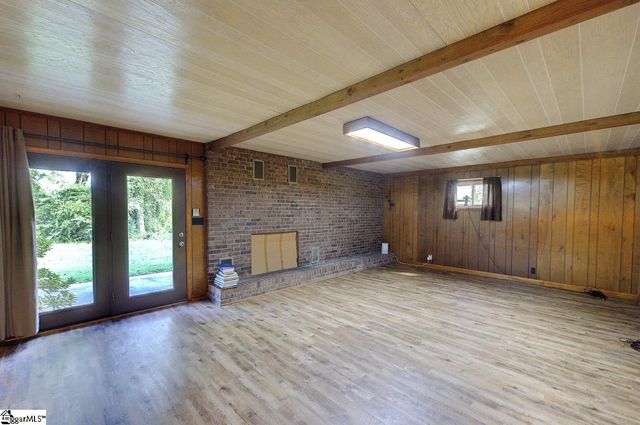 1206 Lakeview Drive, Greenville, SC 29611