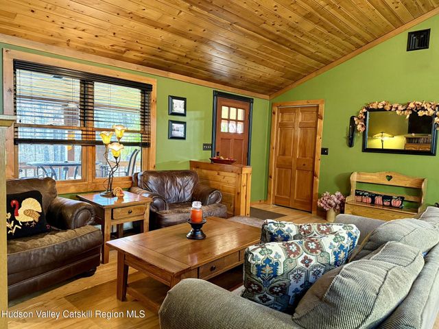 485 Potic Mountain Road, Catskill, NY 12414