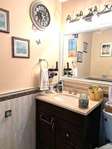 44 Hubbard Avenue, Freeport, NY 11520