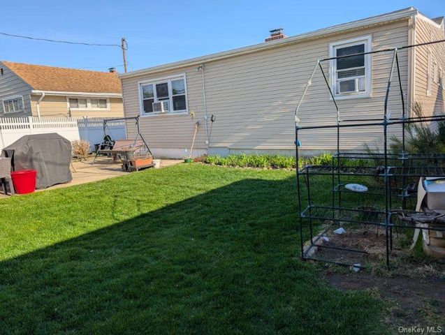 44 Hubbard Avenue, Freeport, NY 11520