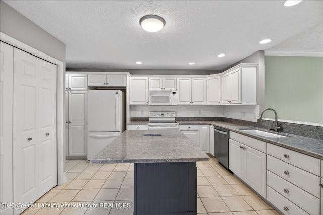 15060 Classic Drive, Bath, MI 48808