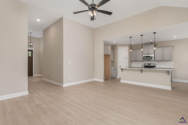 217 Farmland Circle, Perry, GA 31069