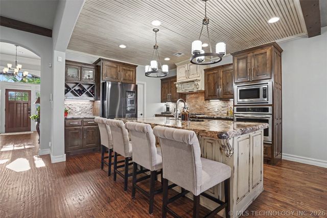 12122 S Granite Avenue E, Bixby, OK 74008
