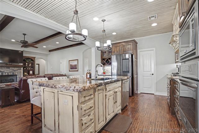 12122 S Granite Avenue E, Bixby, OK 74008