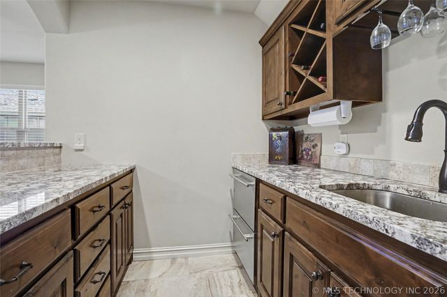12122 S Granite Avenue E, Bixby, OK 74008