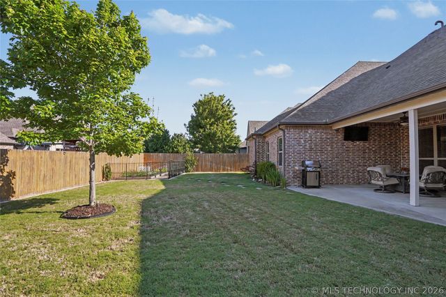 12122 S Granite Avenue E, Bixby, OK 74008
