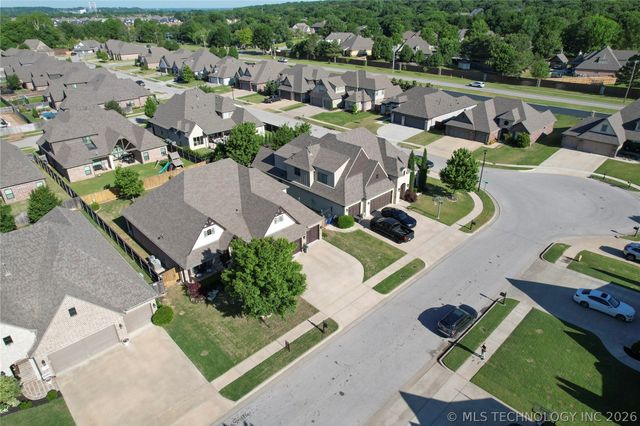 12122 S Granite Avenue E, Bixby, OK 74008