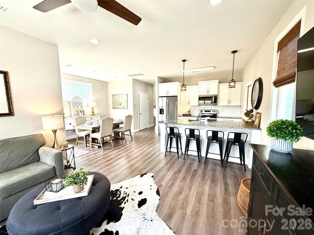 2636 2nd Street NE, Hickory, NC 28601