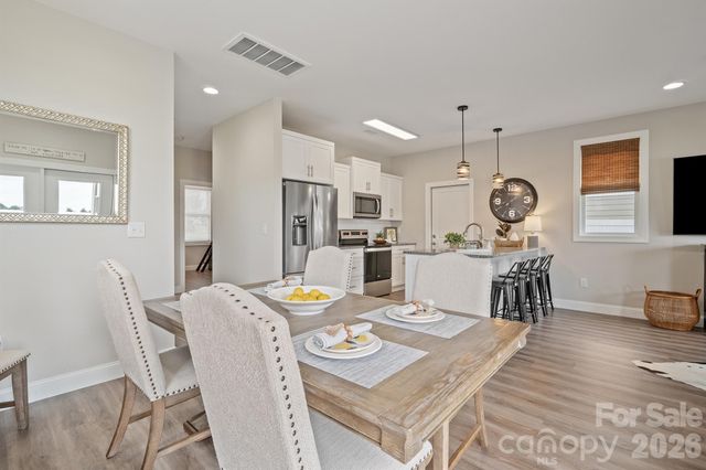 2636 2nd Street NE, Hickory, NC 28601