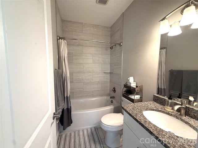 2636 2nd Street NE, Hickory, NC 28601