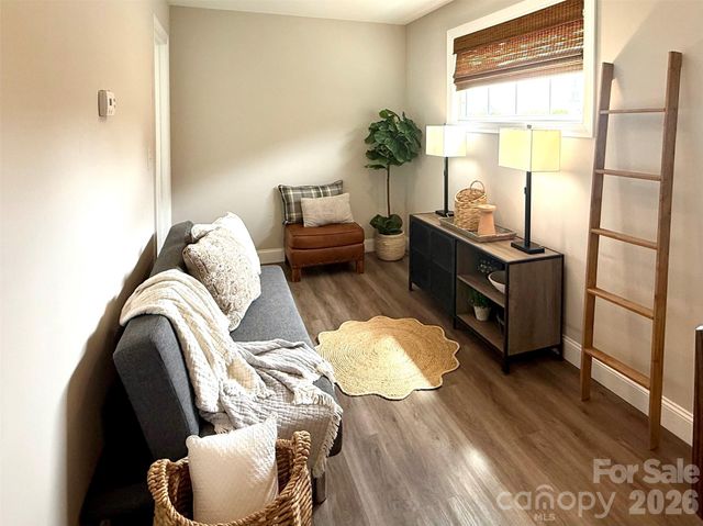 2636 2nd Street NE, Hickory, NC 28601