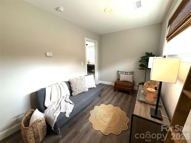 2636 2nd Street NE, Hickory, NC 28601