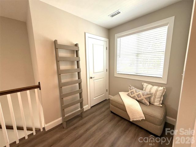 2636 2nd Street NE, Hickory, NC 28601