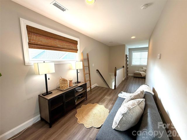 2636 2nd Street NE, Hickory, NC 28601