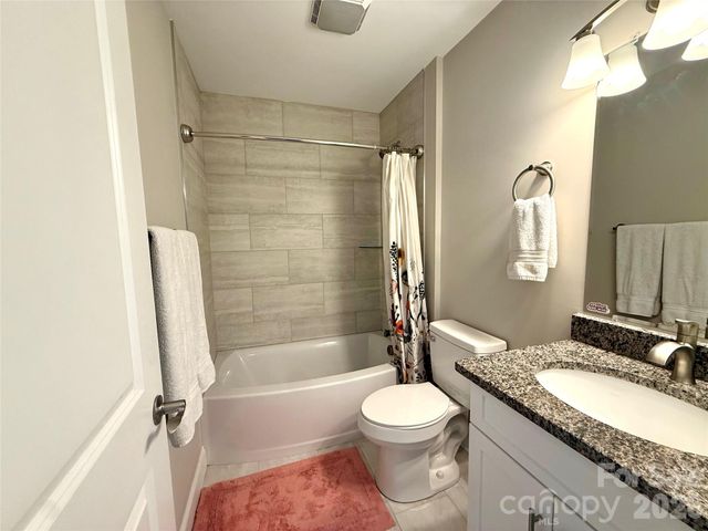 2636 2nd Street NE, Hickory, NC 28601